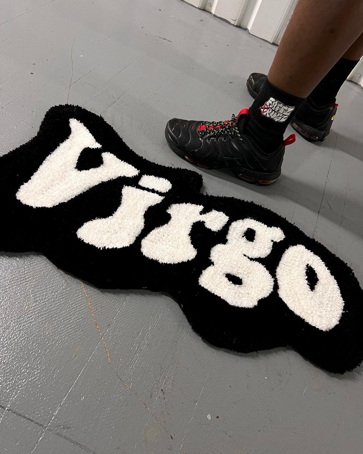 "VIRGO" MINI RUG